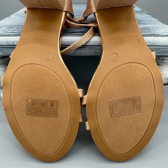 NEW Journee Collection Bella Women’s Pumps Rose Gold Size 7 - Picture 8 of 10